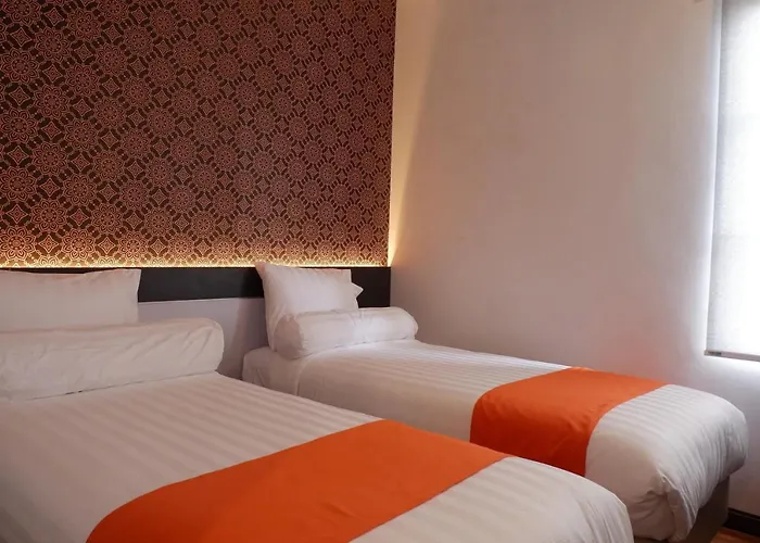 Front One Boutique Tugu Muda Semarang Hotel